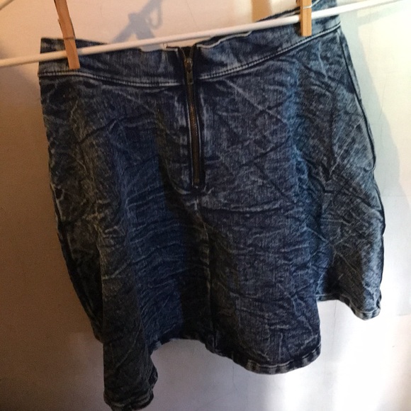 Cute Jean Acid Wash Circle Skirt with zipper on the back - Picture 3 of 3